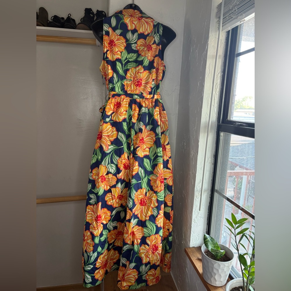 Maggy London Navy Floral Tie-Waist Sleeveless maxi dress with Yellow Flowers 10 - Picture 9 of 9